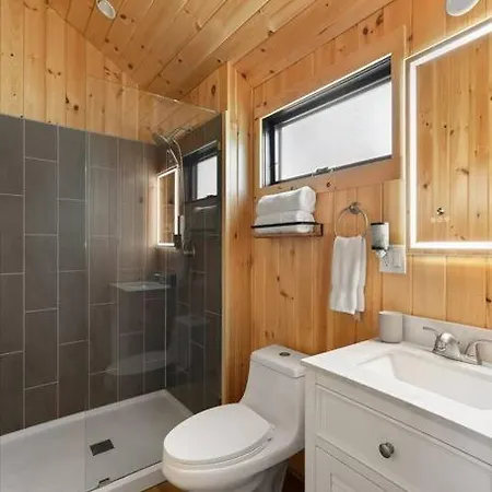 Vermont Scandinavian Chalet - Areches Wolcott Exterior photo